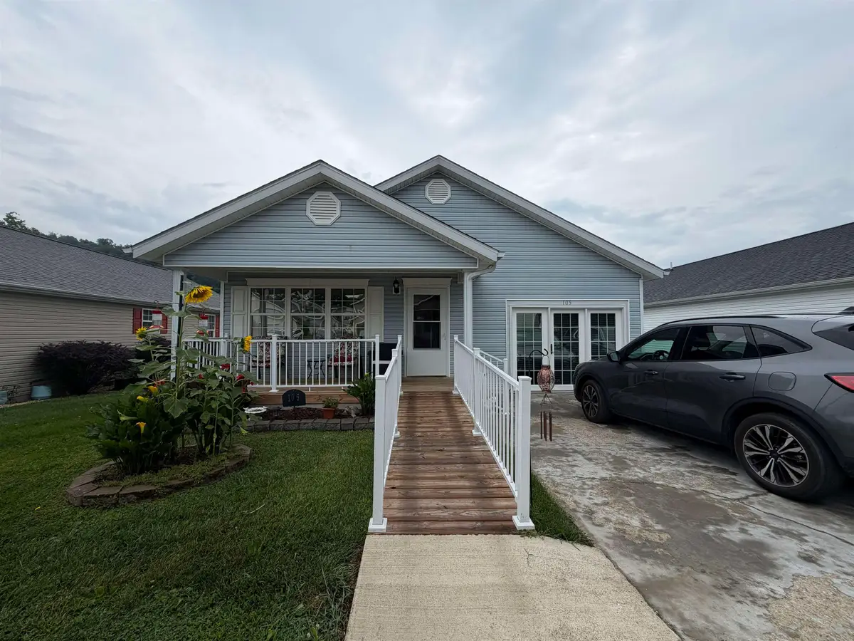 105 Palm Drive, Huntington, WV 25705 - #1