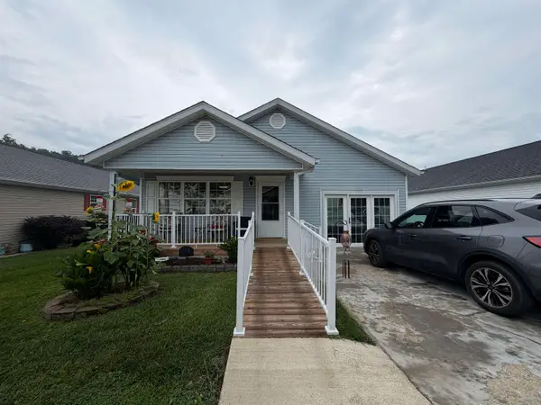 105 Palm Drive, Huntington, WV 25705