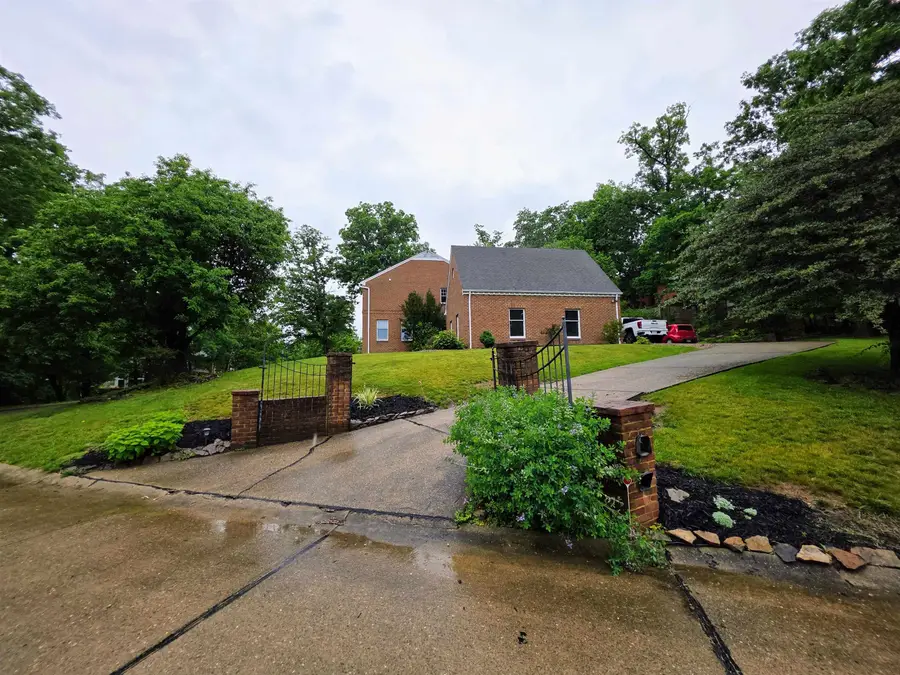 65 Derby Lane, Huntington, WV 25705 - #2