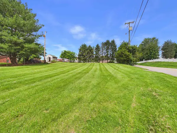 5983 Rocky Step Rd, Winfield, WV 25213