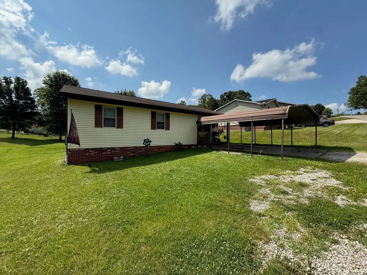 577 Twin View Ln, Huntington, WV 25704 - #1