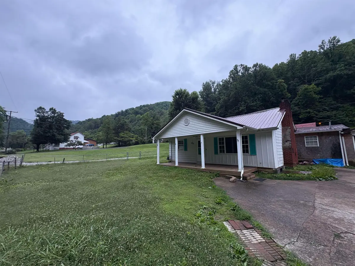 412 Godby Branch Rd, Chapmanville, WV 25508 - #1