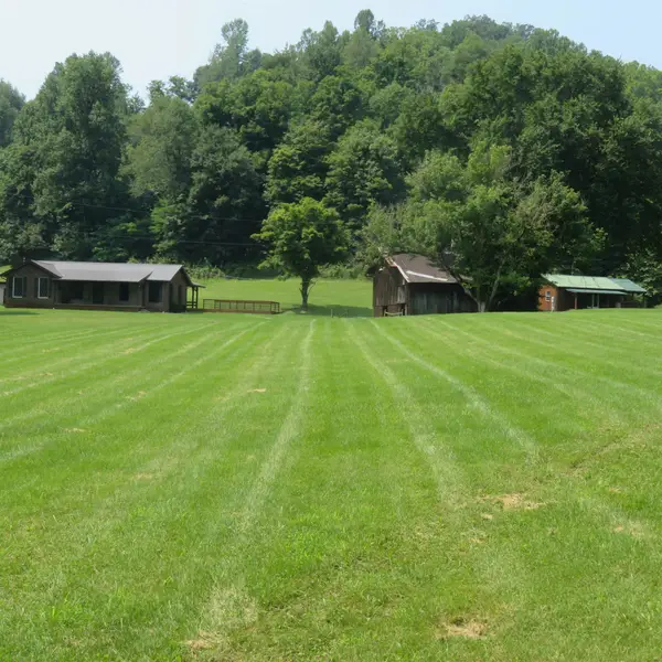 8925 Homestead Road, Lesage, WV 25537