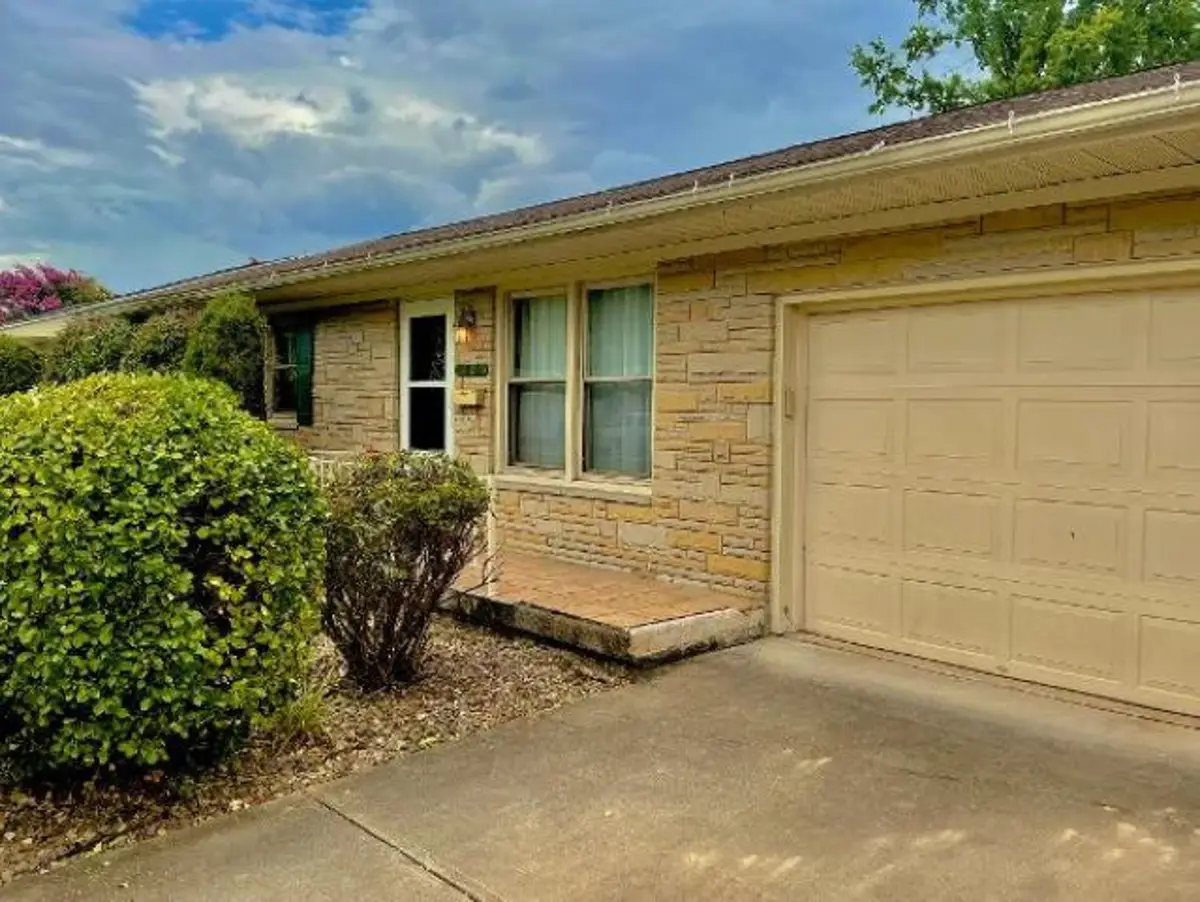 1752 Phillip St, Ironton, OH 45638 - #1