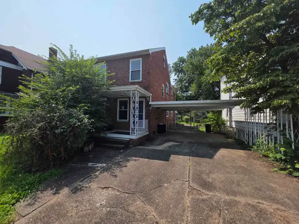 825 12th Avenue, Huntington, WV 25701