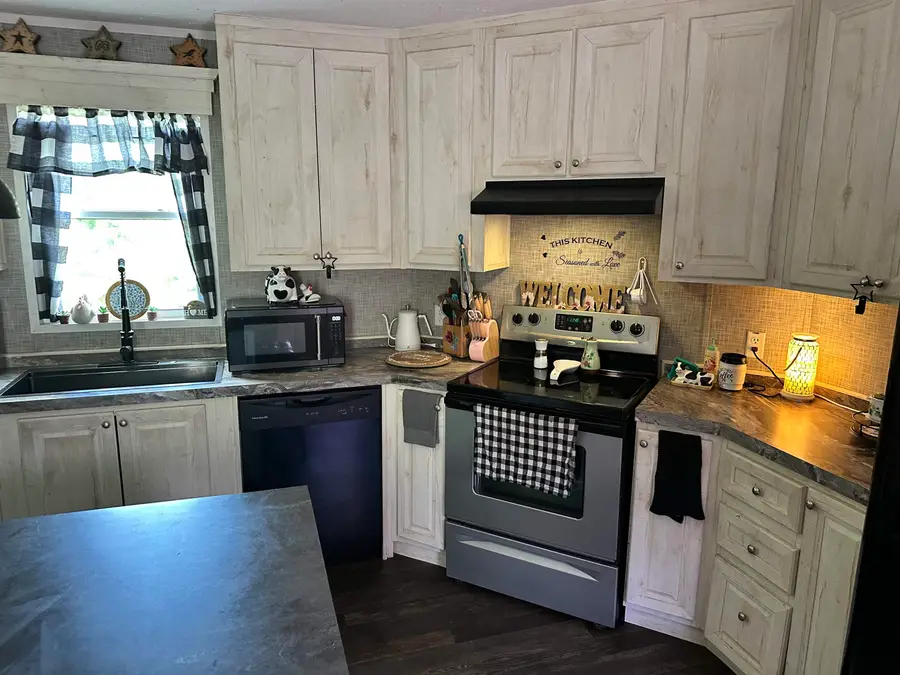 762 Herdman Road, Leon, WV 25123 - #3