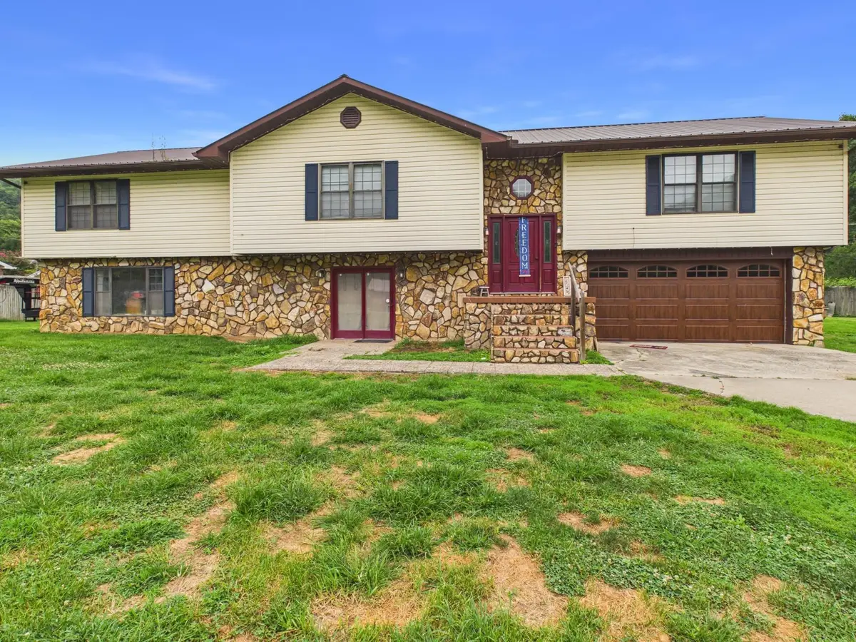 4252 McClellan Hwy, Branchland, WV 25506 - #1