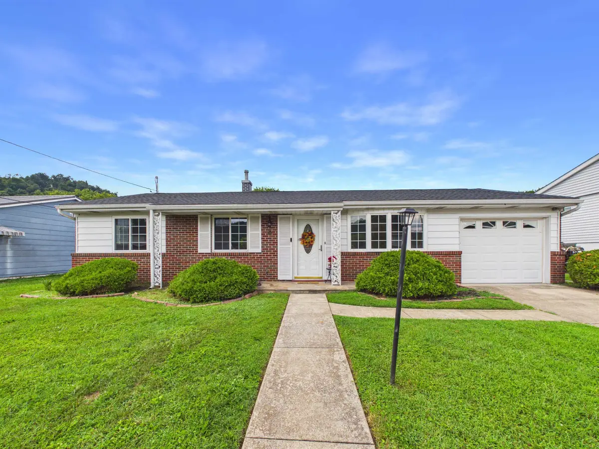 224 Nedra Dr, Barboursville, WV 25504 - #1