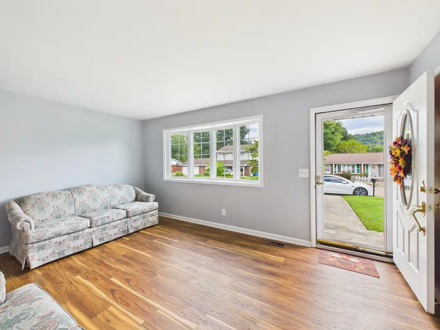 224 Nedra Dr, Barboursville, WV 25504 - #2