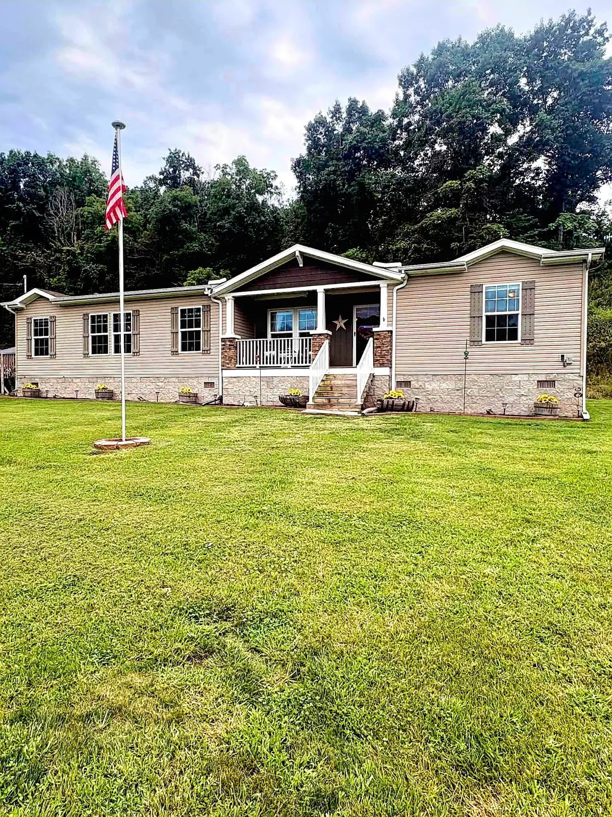 2322 Cavill Creek Rd, Barboursville, WV 25504 - #1