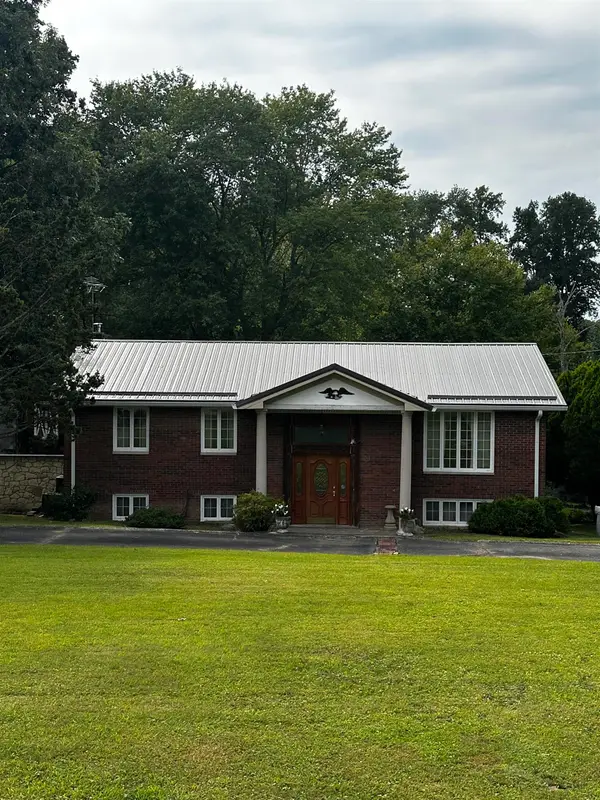 230 Forrest Road, Hurricane, WV 25526