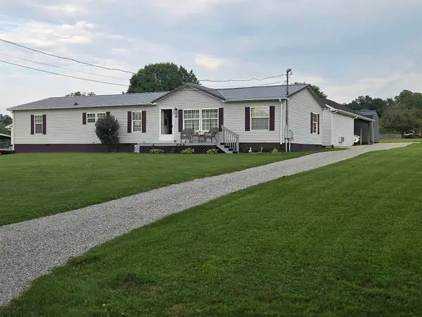 100 Lilloss Avenue, Milton, WV 25541