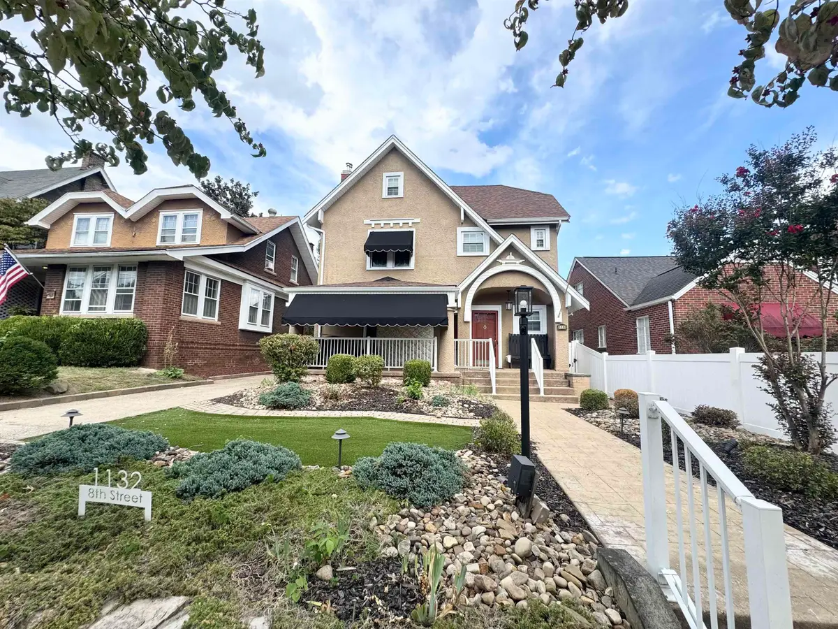 1132 8th Street, Huntington, WV 25701 - #1