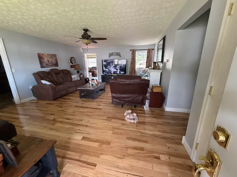 133 Asbury St, Wayne, WV 25570 - #2