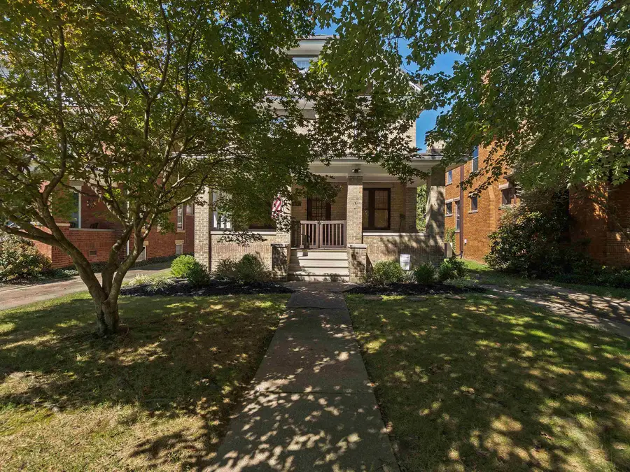 210 11th Ave, Huntington, WV 25701 - #2
