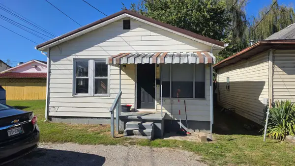 2352 5th Avenue W, Huntington, WV 25704
