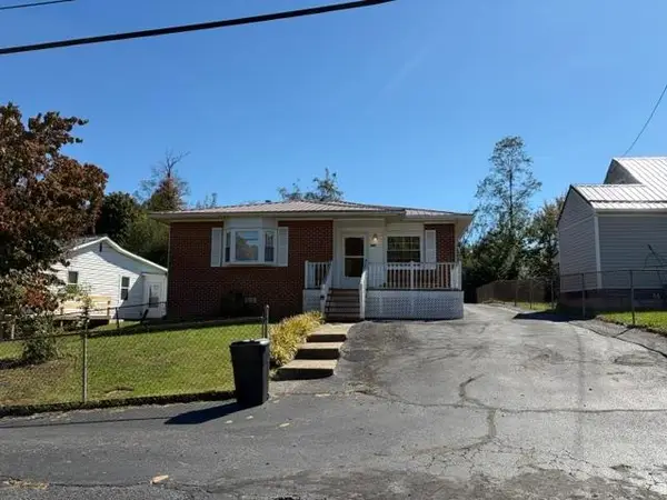 305 Sansom AV, Wayne, WV 25570