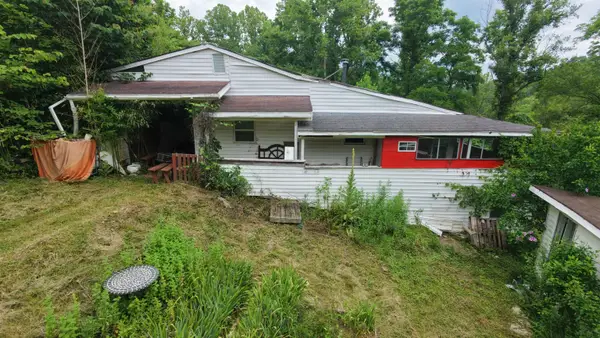 7660 Nine Mile Creek Road, Lesage, WV 25537