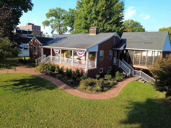 2841 North Staunton Road, Huntington, WV 25702