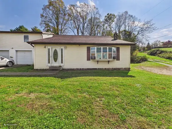1053 Newmans Branch Rd, Milton, WV 25541