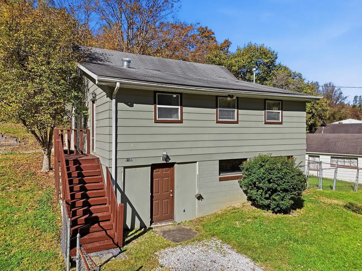 1177 S Jefferson Drive, Huntington, WV 25701 - #1
