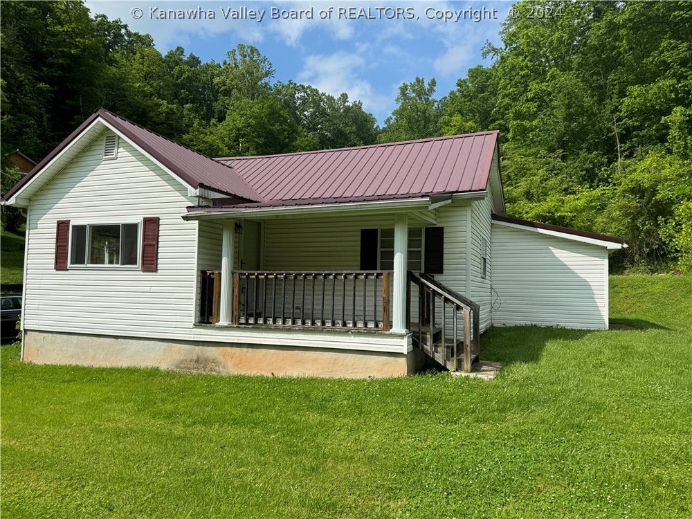 3311 Edens Fork Road, Charleston, WV 25312 BHGRE