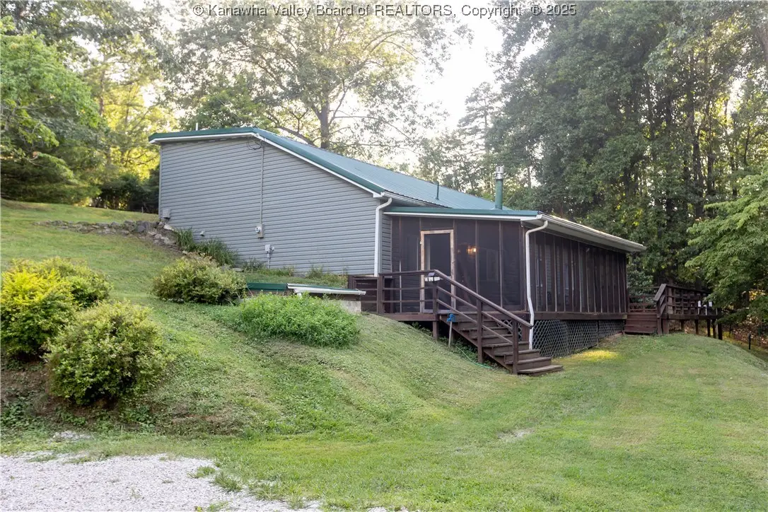395 Buff Creek Road, Hurricane, WV 25526 - Image #1