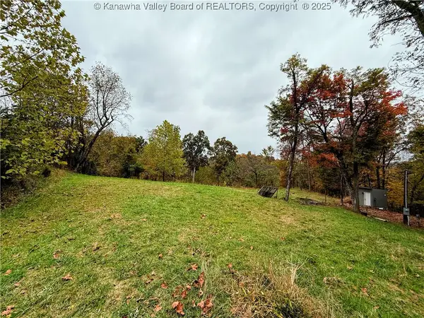 15374 Redmond Road, Gallipolis Ferry, WV 25515