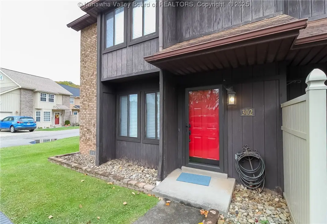 302 Maplewood Lane, Nitro, WV 25143 - Image #1
