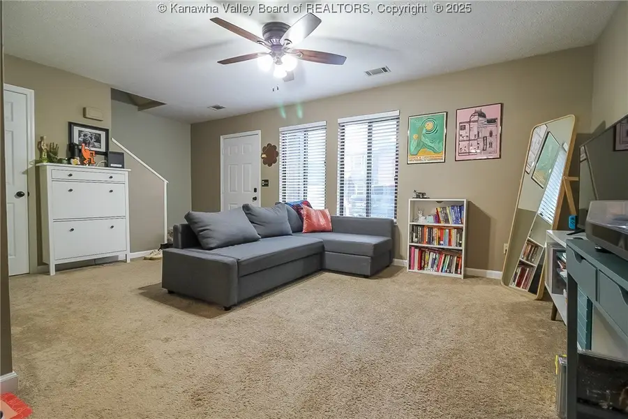 302 Maplewood Lane, Nitro, WV 25143 - Image #2