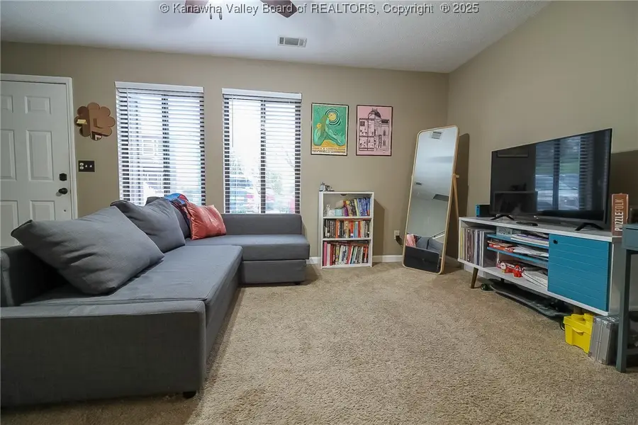 302 Maplewood Lane, Nitro, WV 25143 - Image #3