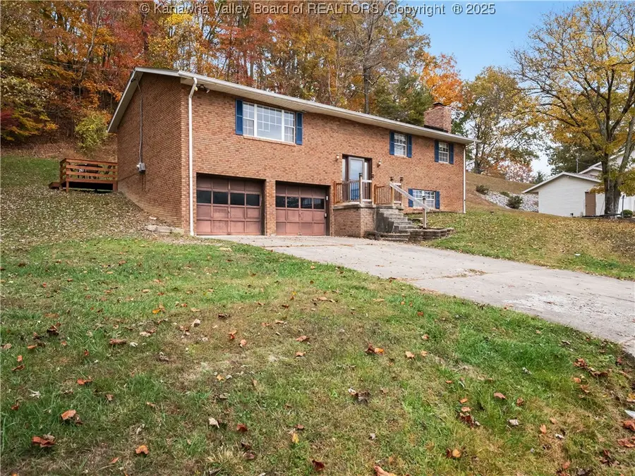 821 Wilderness Drive, Charleston, WV 25312 - Image #2