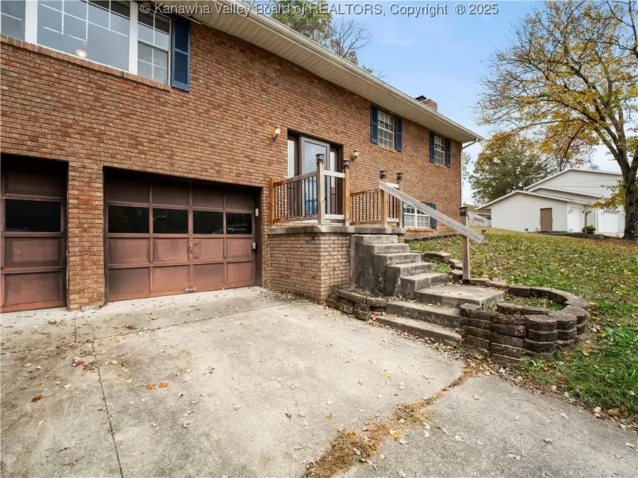 821 Wilderness Drive, Charleston, WV 25312 - Image #3