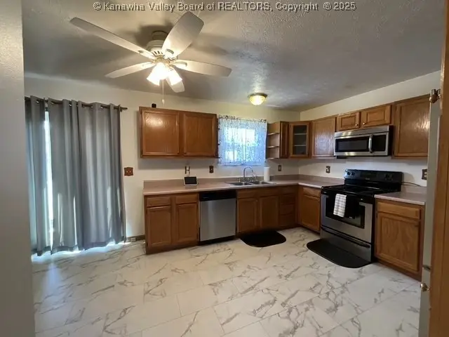 356 Charleys Creek Road, Culloden, WV 25510 - Image #2