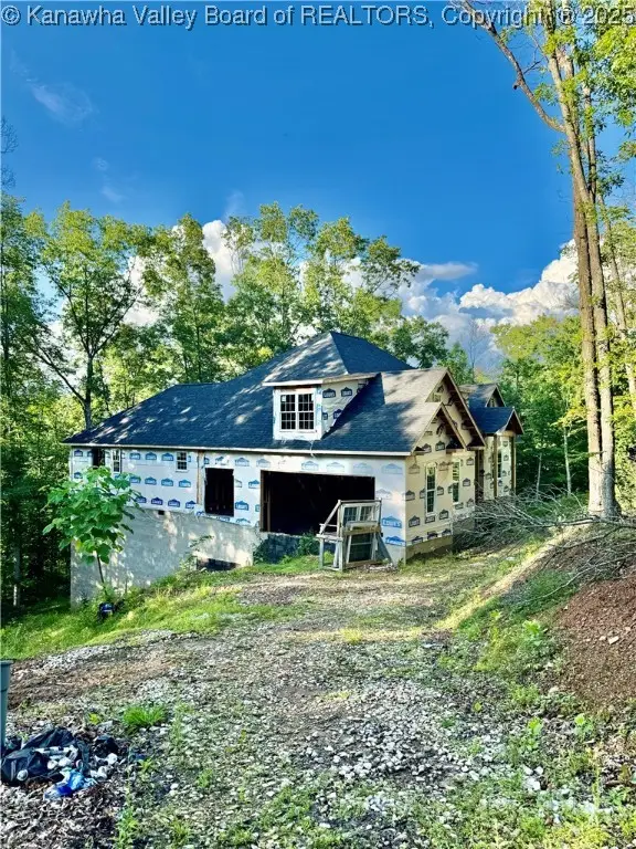 71 Deer Run, Sumerco, WV 25567