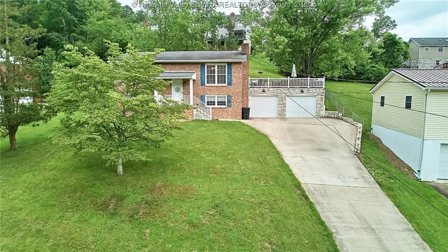 310 Crestview Drive, Charleston, WV 25302 - Image #2