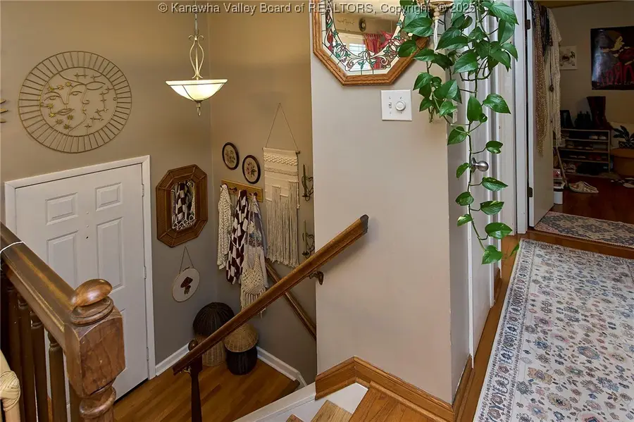 310 Crestview Drive, Charleston, WV 25302 - Image #3