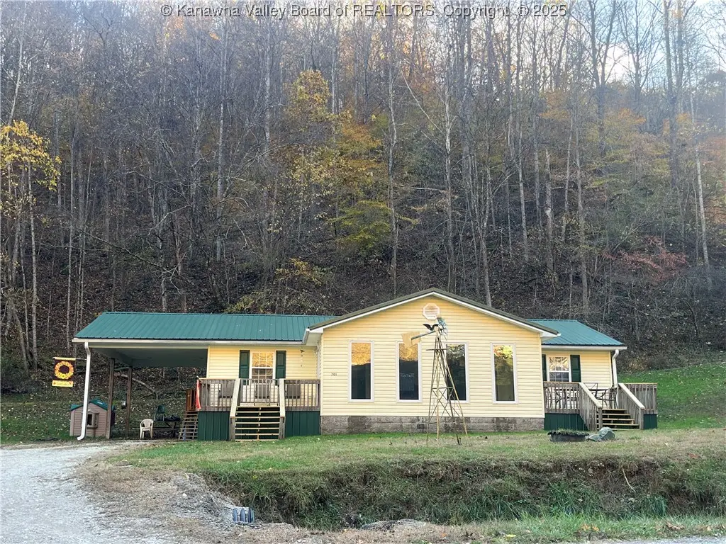 8996 701 Dent Frk Road, Hewett, WV 25108 - Image #1