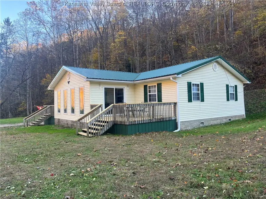 8996 701 Dent Frk Road, Hewett, WV 25108 - Image #3