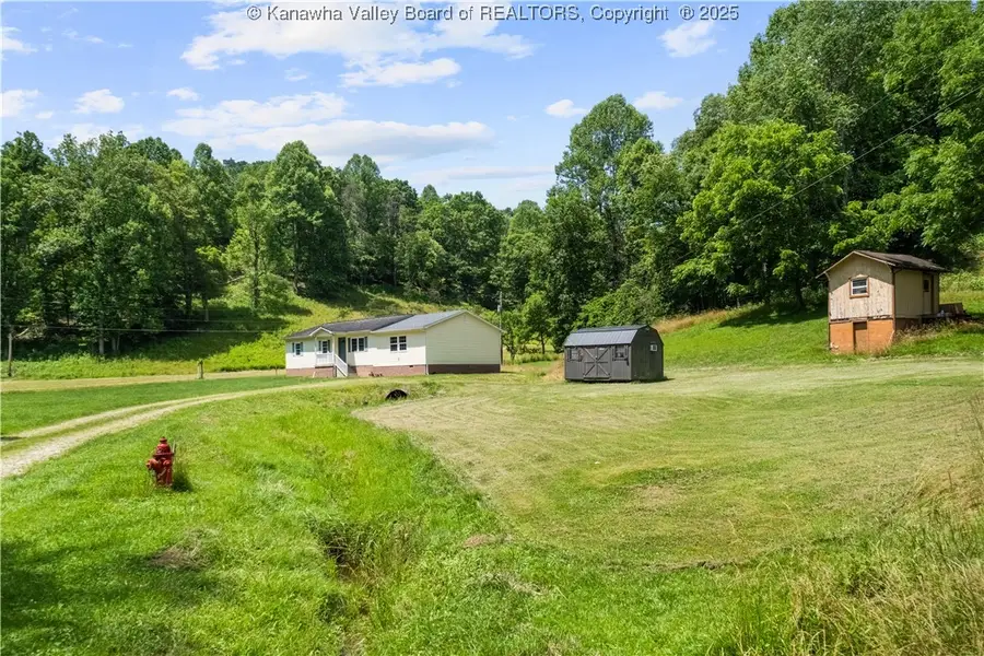 632 Trace Creek Road, Hamlin, WV 25523 - Image #3