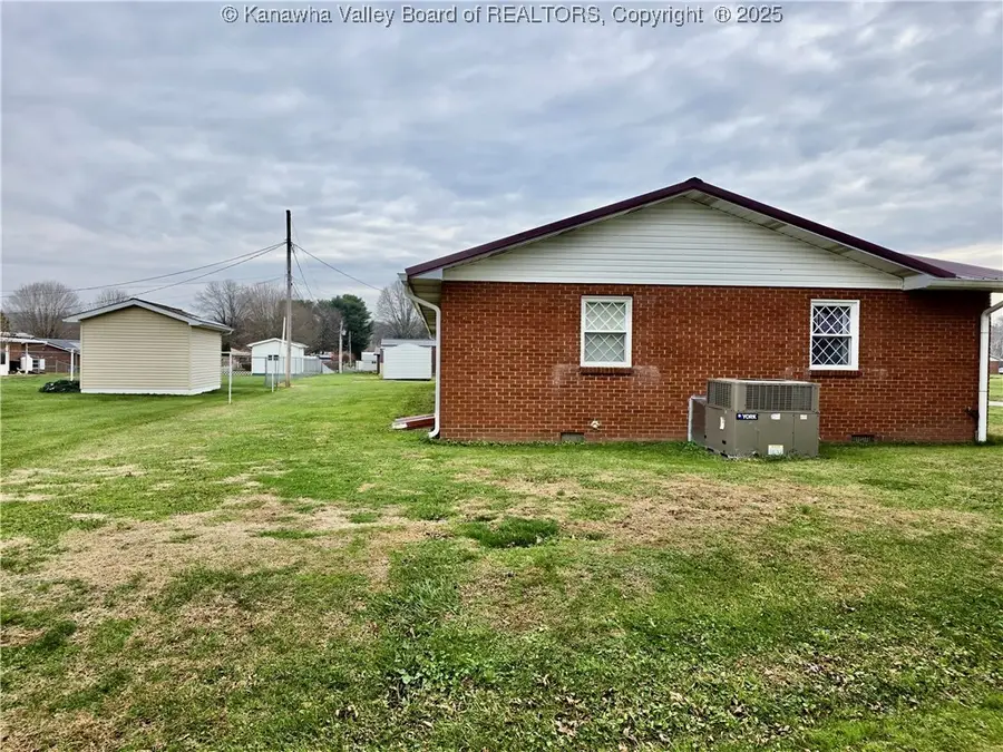 220 Simmons Drive, Millwood, WV 25262 - Image #2