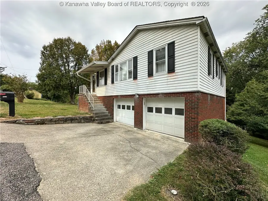 2195 Oakridge Drive, Charleston, WV 25311 - Image #2