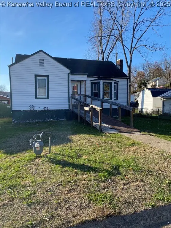 103 Bailes Drive, Nitro, WV 25143