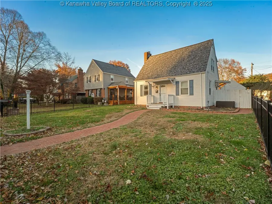 5106 Staunton Avenue Se, Charleston, WV 25304 - Image #2