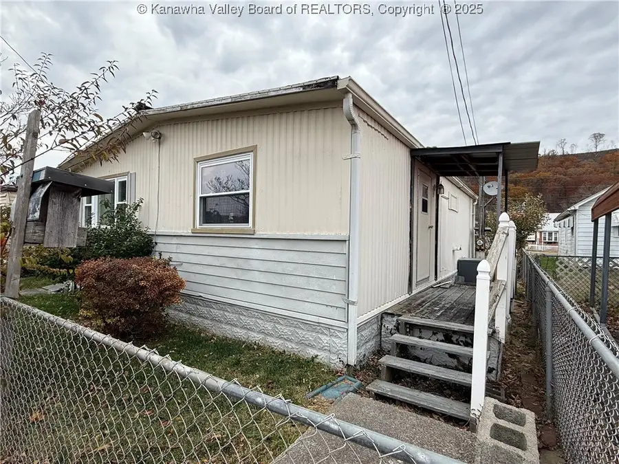 1105 Benamati Avenue, Nitro, WV 25143 - Image #2