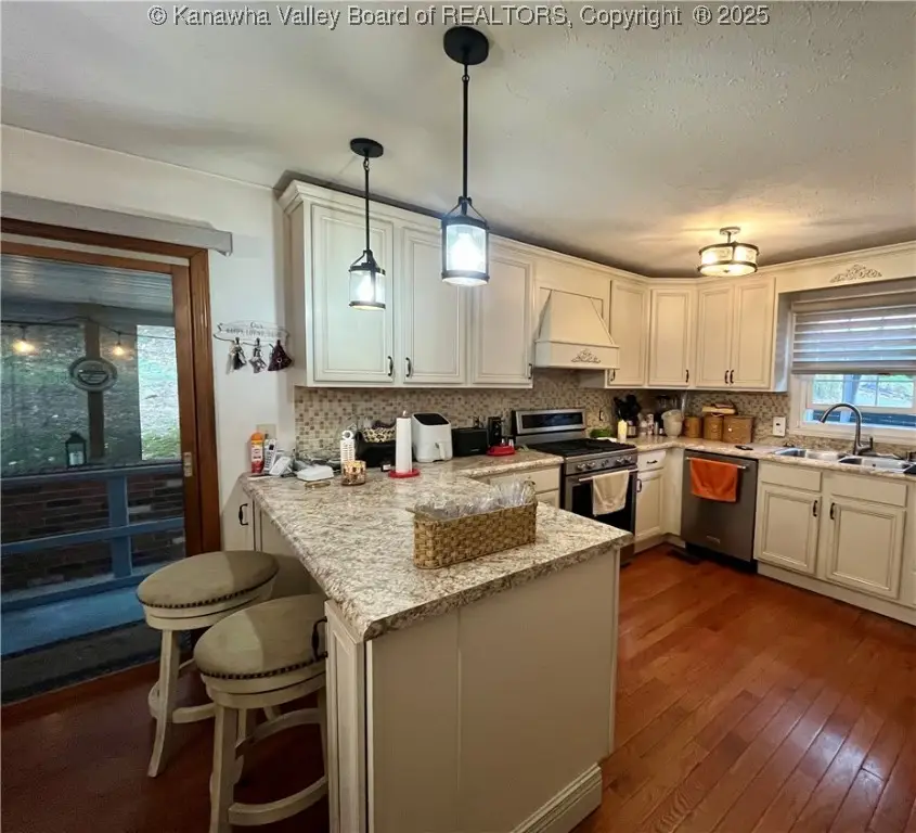 810 White Oak Drive, Madison, WV 25053 - Image #3