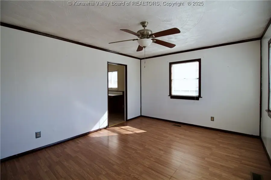 1008 Dupont Avenue, Nitro, WV 25143 - Image #2
