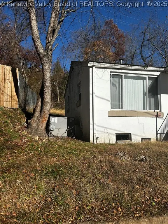 1842 Oakridge Drive #B, Charleston, WV 25311 - Image #3