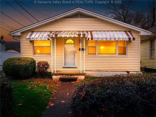 109 18th Street, Dunbar, WV 25064