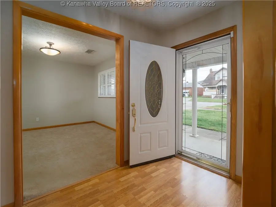 2915 Virginia Avenue, Hurricane, WV 25526 - Image #2